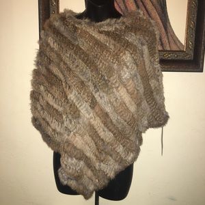 Giovanny Alexander Rabbit Poncho